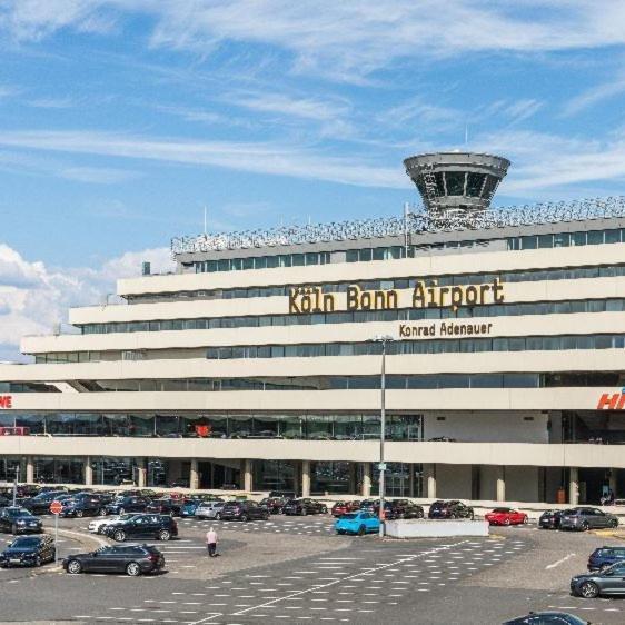 Gemuetlich Und Zentral, 3km Zum Flughafen Koeln-bonn Apartment