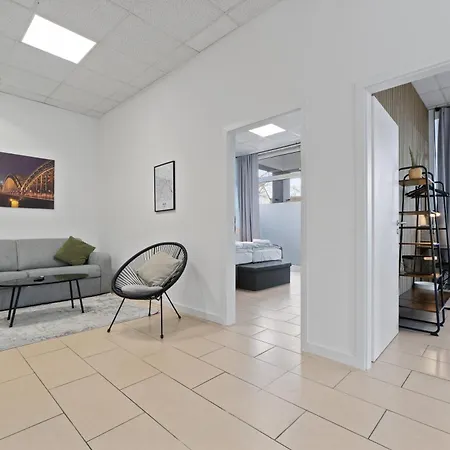 Apartamento Gemuetlich Und Zentral, 3Km Zum Flughafen Koeln-Bonn Colonia Exterior foto