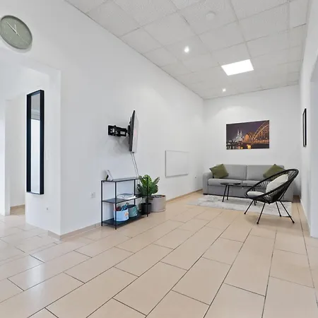 Apartamento Gemuetlich Und Zentral, 3Km Zum Flughafen Koeln-Bonn Colonia Exterior foto