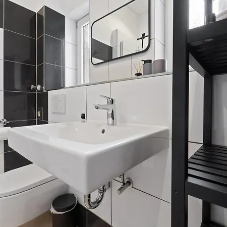 Apartamento Gemuetlich Und Zentral, 3Km Zum Flughafen Koeln-Bonn Colonia Exterior foto