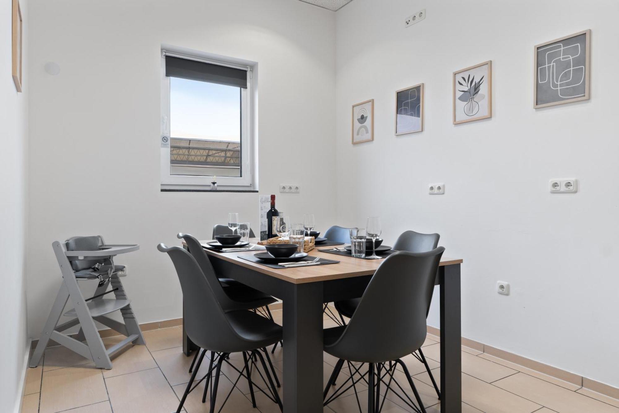 Apartment Gemuetlich Und Zentral, 3km Zum Flughafen Koeln-bonn Köln